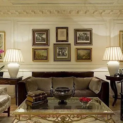 Hotel Francois 1er à Paris